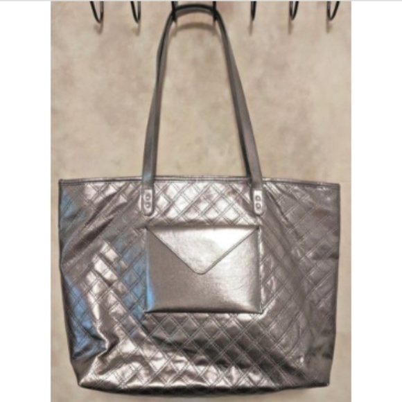 Bath & Body Works Handbags - ♥️5 For $25♥️Bath & Body Works Large Shoulder Tote